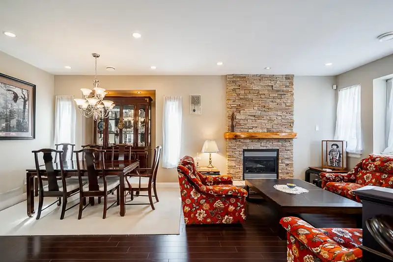 18866 122B AVENUE - photo 4 of 40
