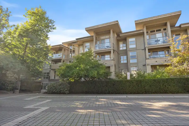 310 9339 UNIVERSITY CRESCENT - photo 1 of 40