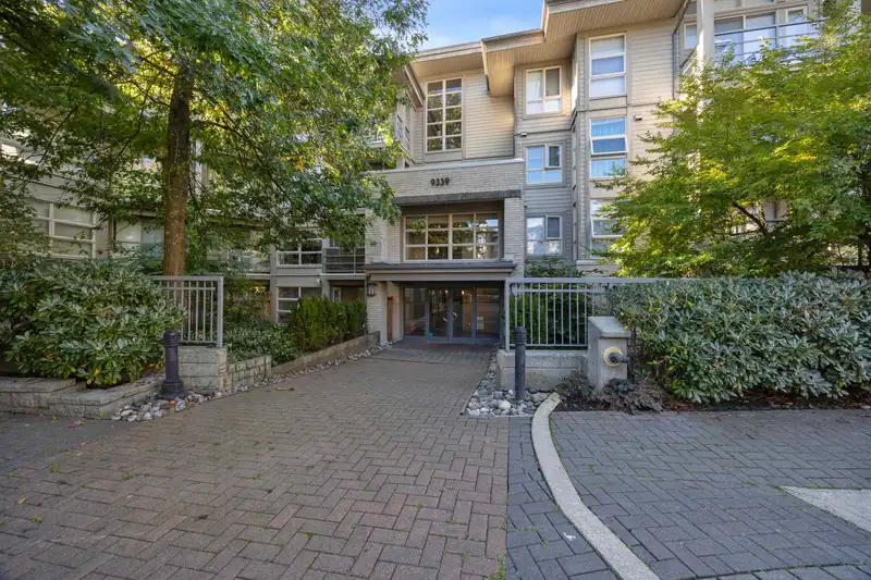 310 9339 UNIVERSITY CRESCENT - photo 2 of 40