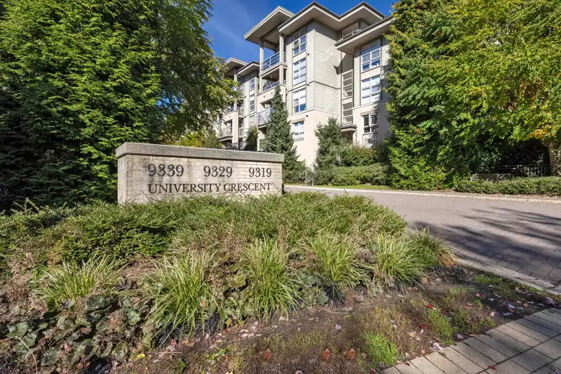 310 9339 UNIVERSITY CRESCENT - photo 3 of 40