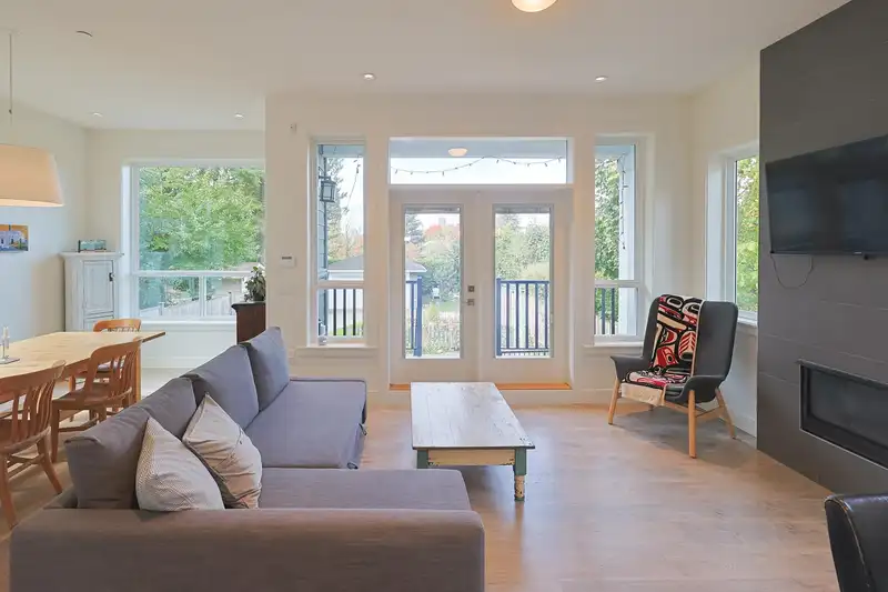 5851 ST. GEORGE STREET - photo 3 of 40