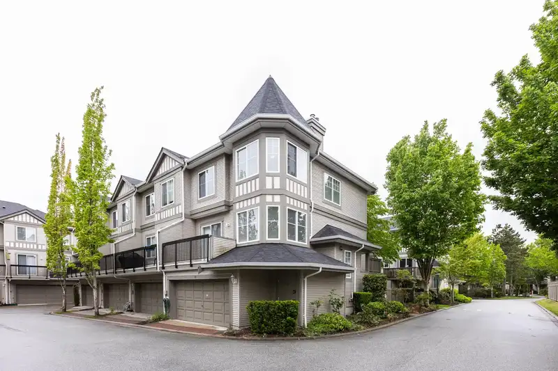 61 3880 WESTMINSTER HIGHWAY - photo 1 of 29