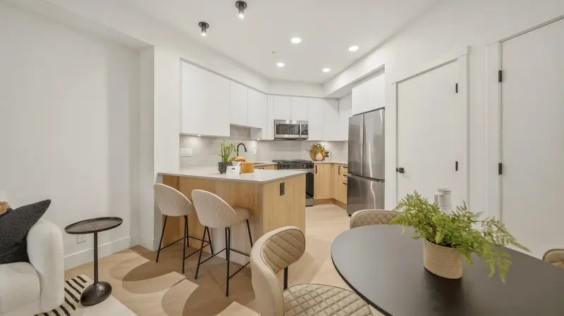 B127 8230 208B AVENUE - photo 2 of 10