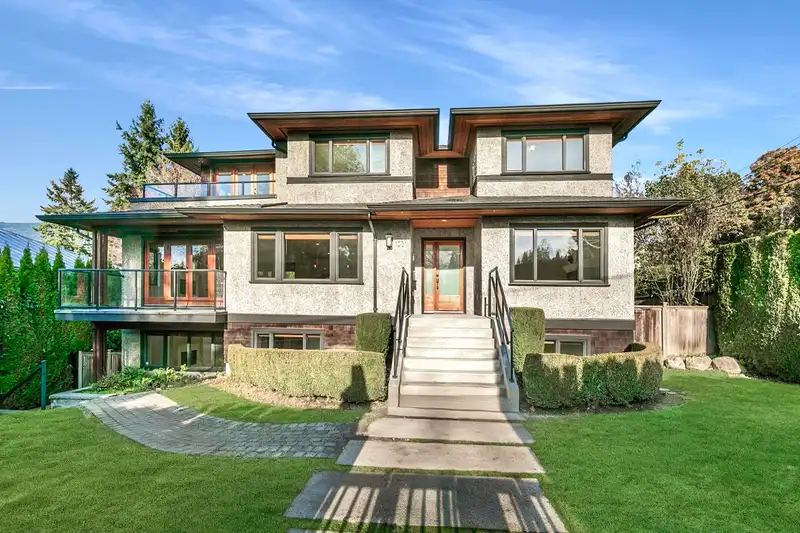 1031 INGLEWOOD AVENUE - photo 1 of 34