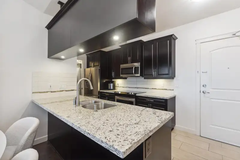 412 12635 190A STREET - photo 2 of 20