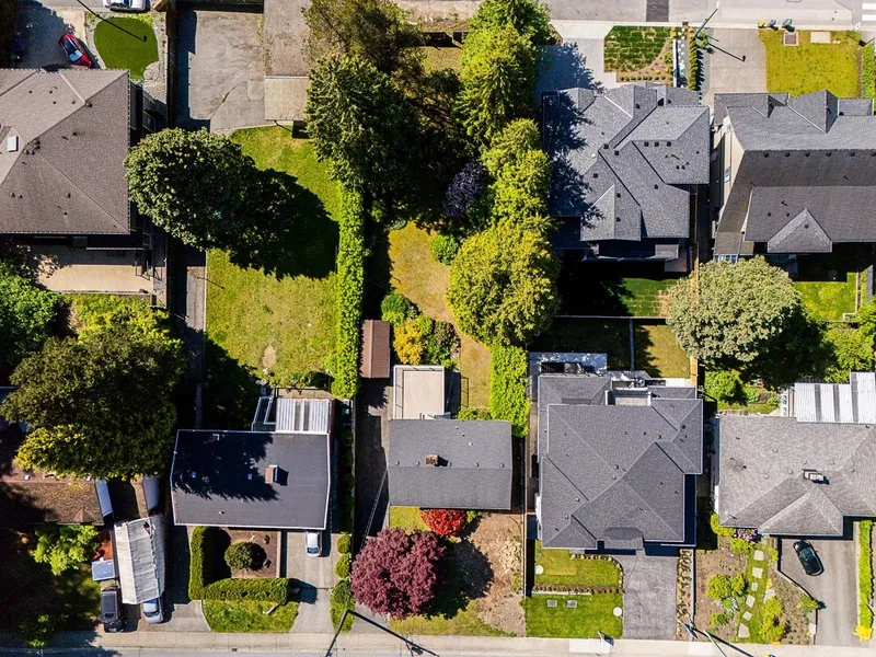 614 CHAPMAN AVENUE - photo 1 of 25