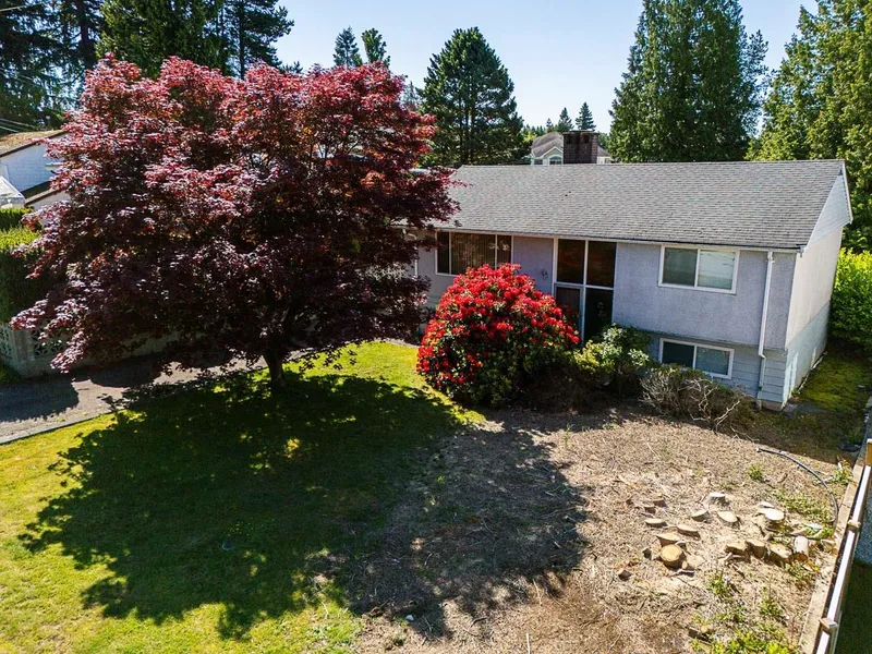 614 CHAPMAN AVENUE - photo 4 of 25