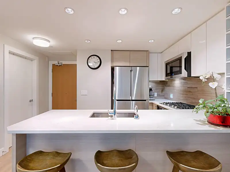 311 3451 SAWMILL CRESCENT - photo 4 of 31