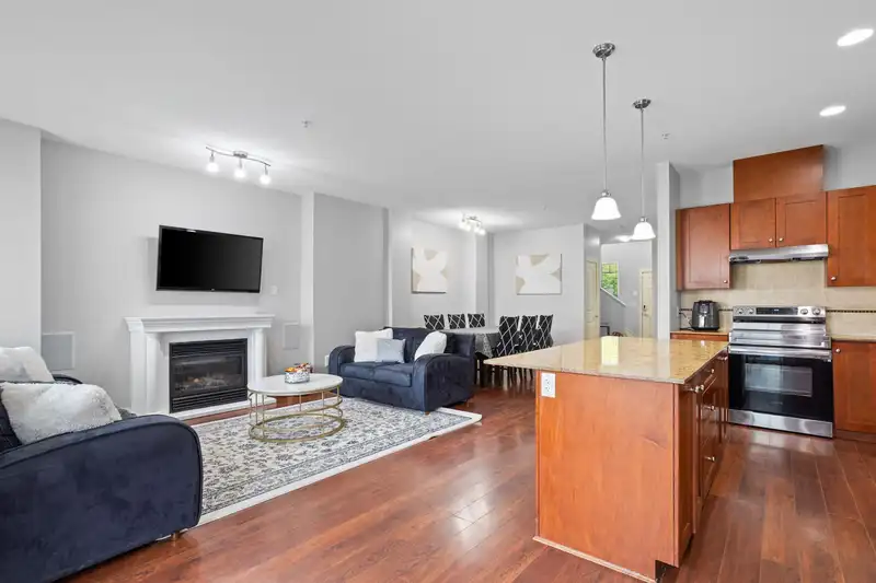 23413 KANAKA WAY - photo 3 of 37