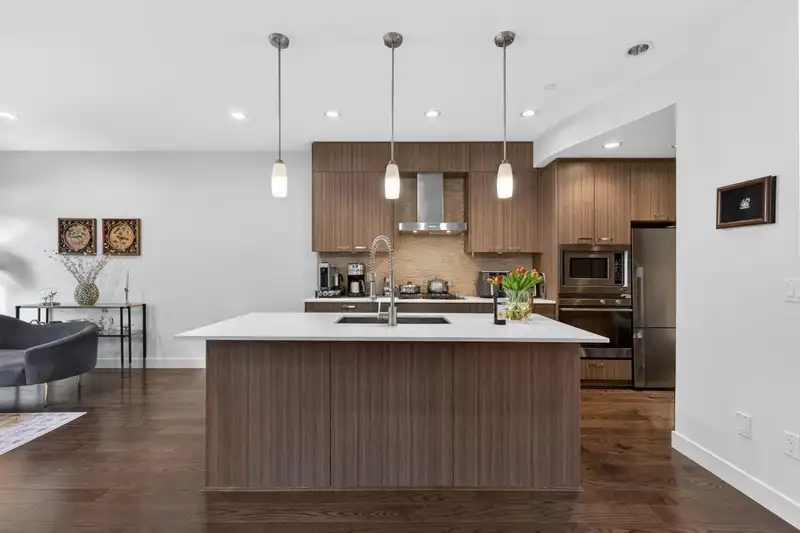 621 14TH STREET - photo 1 of 28