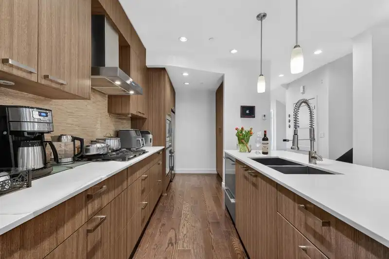 621 14TH STREET - photo 4 of 28