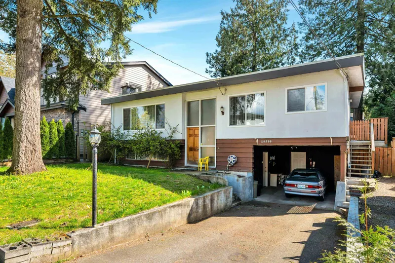 20580 46 AVENUE - photo 2 of 25