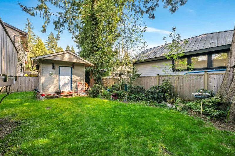 20580 46 AVENUE - photo 4 of 25