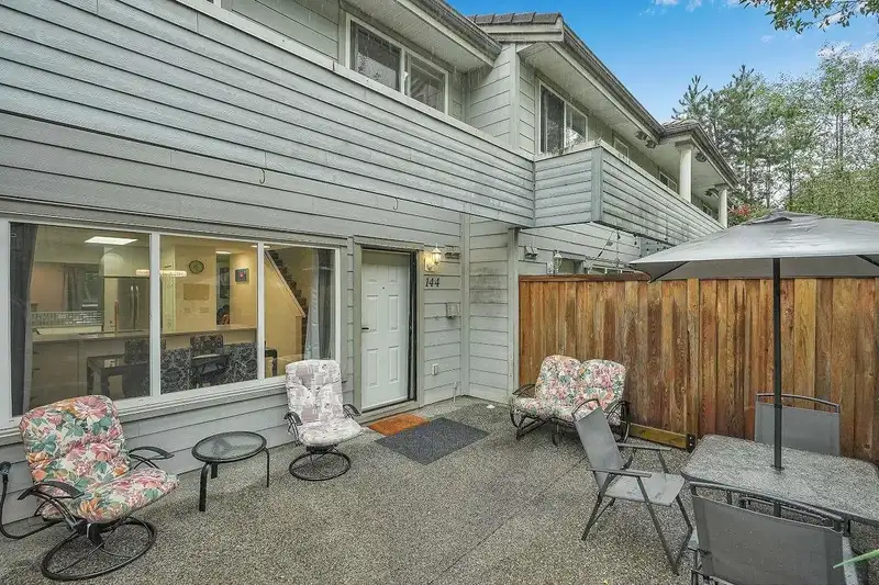 144 SHORELINE CIRCLE - photo 1 of 36
