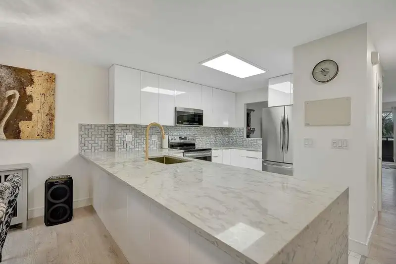144 SHORELINE CIRCLE - photo 3 of 36