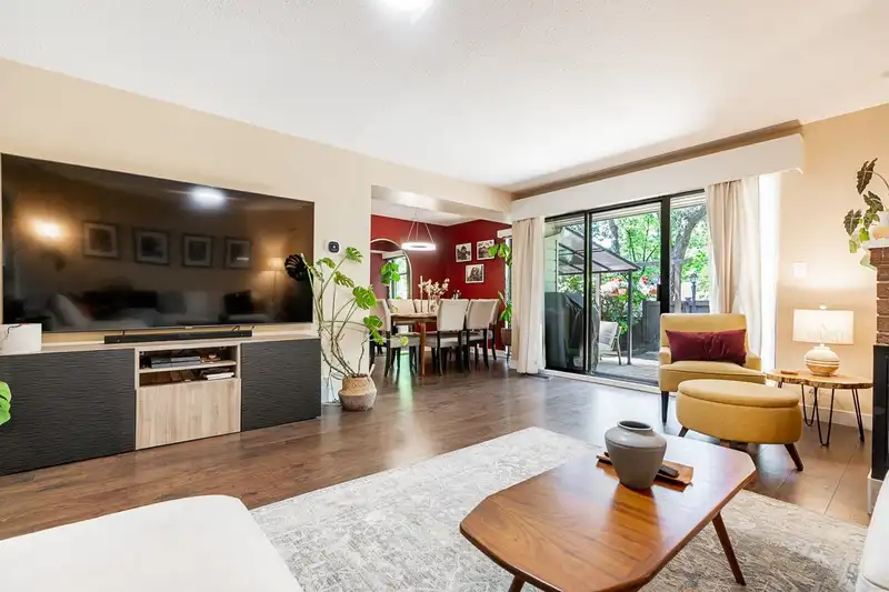 11 3350 ROSEMONT DRIVE - photo 1 of 35