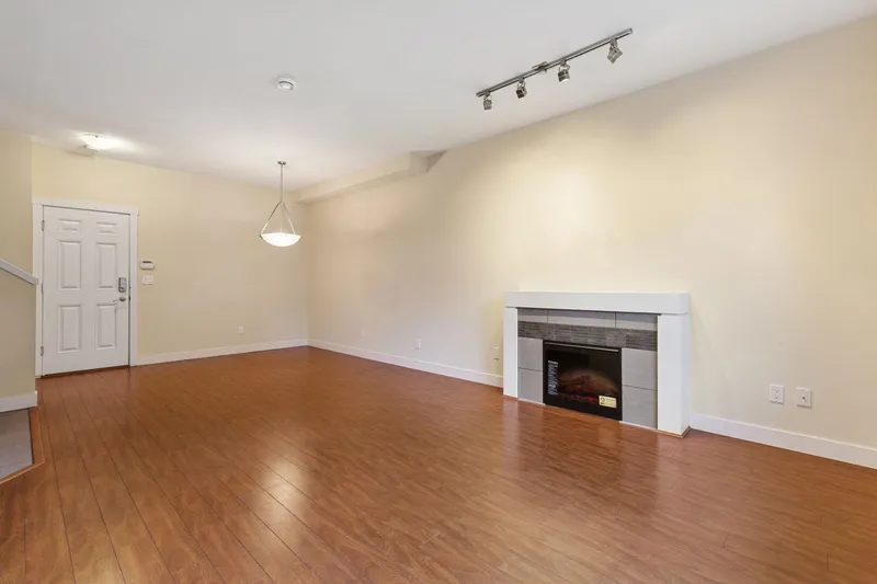 15 9699 SILLS AVENUE - photo 4 of 25