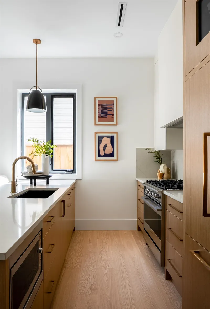 1 356 E 40TH AVENUE - photo 3 of 25