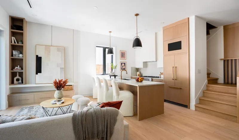 1 356 E 40TH AVENUE - photo 4 of 25