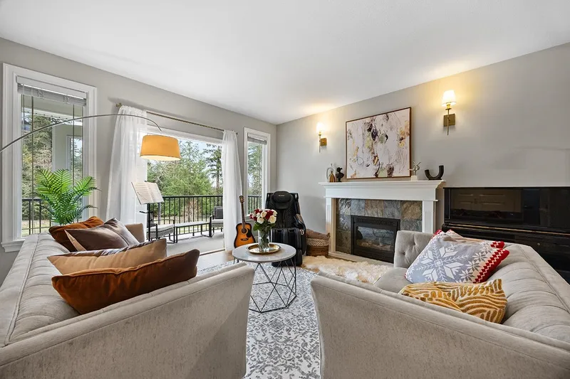 3376 PLATEAU BOULEVARD - photo 3 of 25