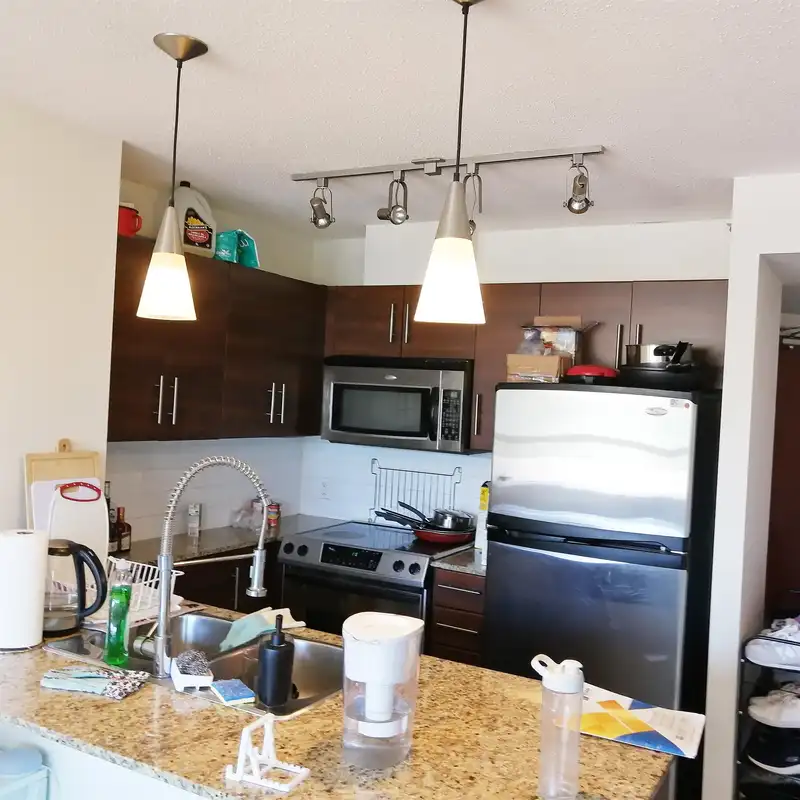 708 814 ROYAL AVENUE - photo 3 of 8