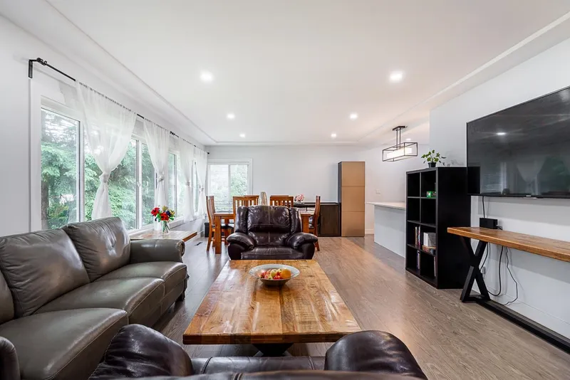 10875 143 STREET - photo 3 of 25