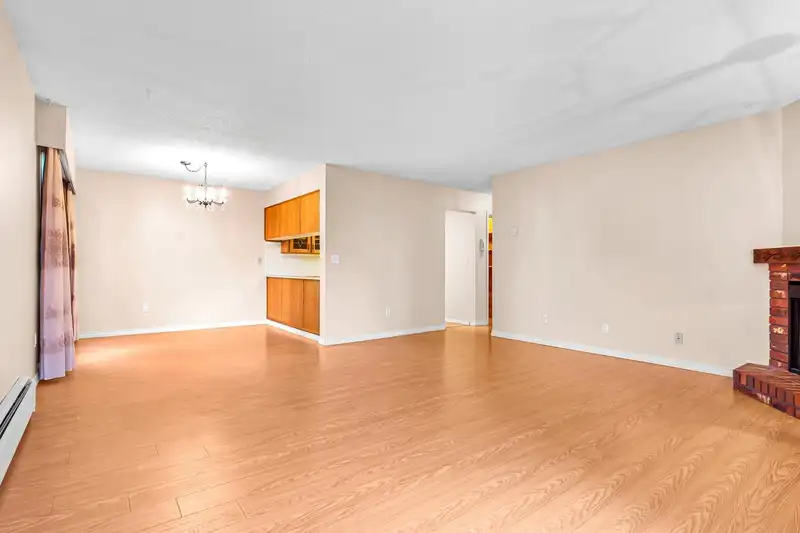 309 721 HAMILTON STREET - photo 4 of 26