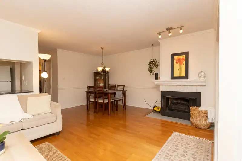 314 4323 GALLANT AVENUE - photo 3 of 12