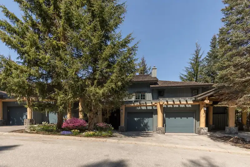 32 2250 NORDIC DRIVE - photo 1 of 29