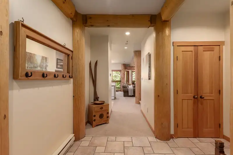 32 2250 NORDIC DRIVE - photo 3 of 29