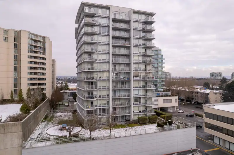 602 8288 LANSDOWNE ROAD - photo 2 of 23