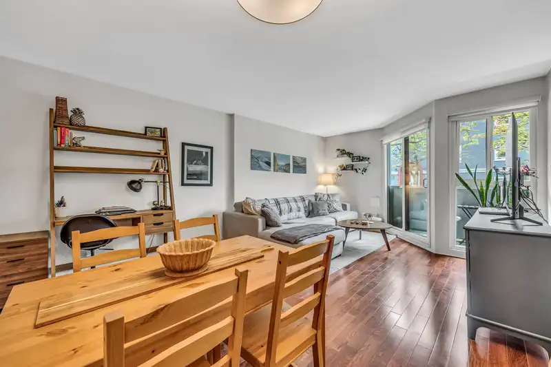 2 1870 YEW STREET - photo 4 of 29