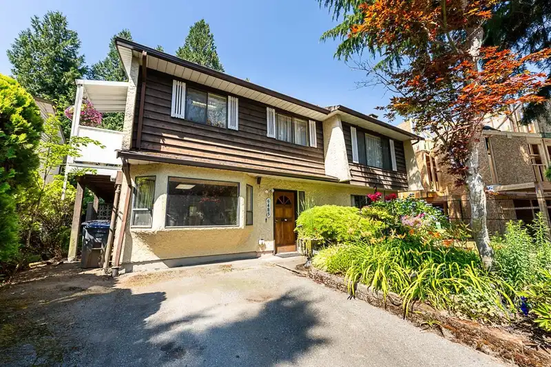 6485 133A STREET - photo 2 of 36