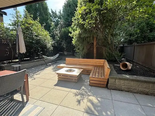115 330 E 7TH AVENUE - photo 1 of 20