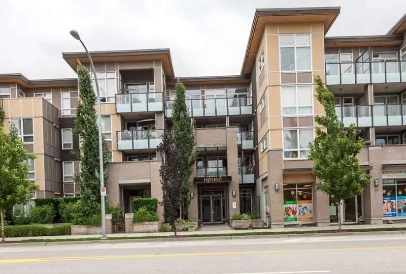 420 55 EIGHTH AVENUE - photo 2 of 12