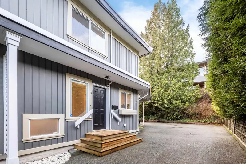 8 GLENMORE DRIVE - photo 2 of 28
