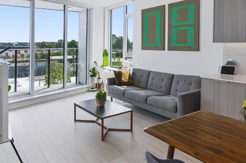 405 1401 HUNTER STREET - photo 2 of 12