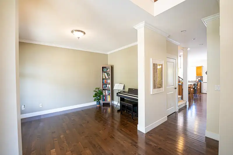17916 71 AVENUE - photo 3 of 31