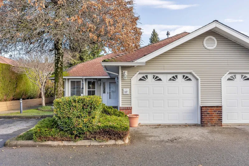 17 2006 WINFIELD DRIVE - photo 2 of 25