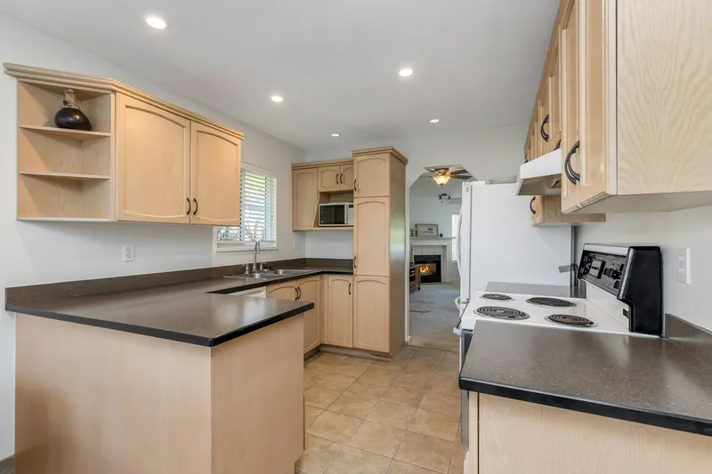 17 2006 WINFIELD DRIVE - photo 4 of 25