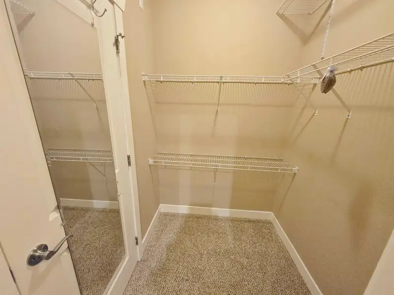318 14333 104 AVENUE - photo 3 of 16