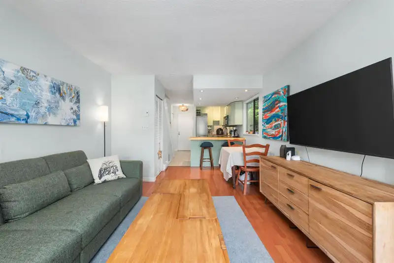 1 719 E 31ST AVENUE - photo 3 of 29