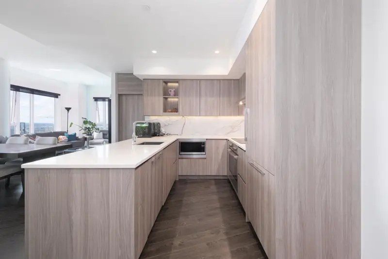 4105 9887 WHALLEY BOULEVARD - photo 4 of 25