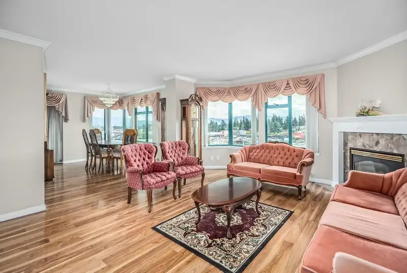 1004 32440 SIMON AVENUE - photo 3 of 31