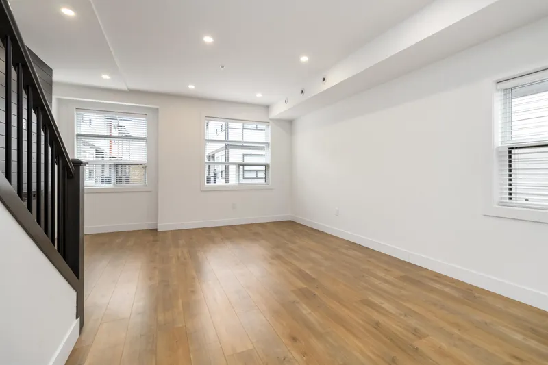 10 32970 TUNBRIDGE AVENUE - photo 3 of 25