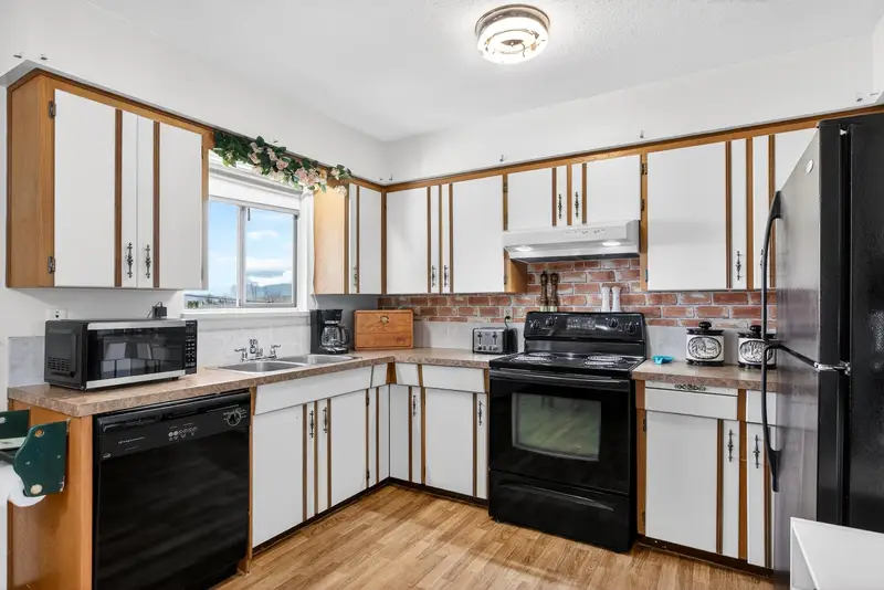 12021 188A STREET - photo 4 of 25