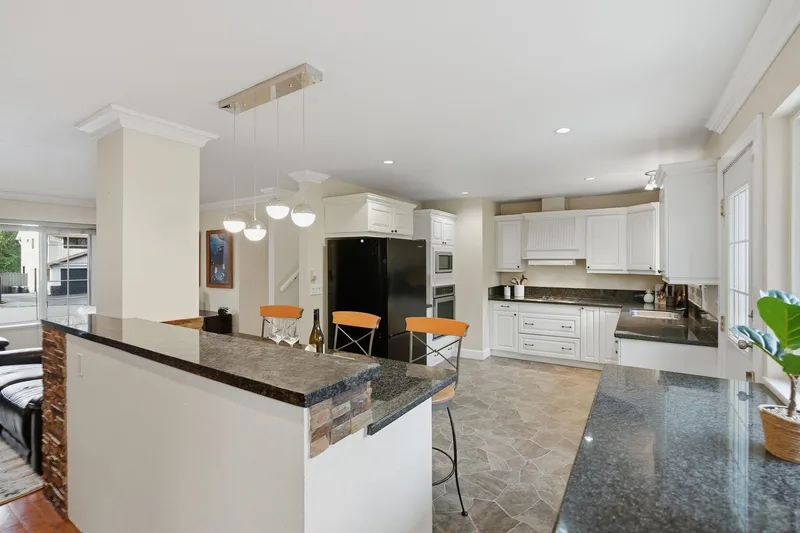 7346 PRIORY PLACE - photo 4 of 25