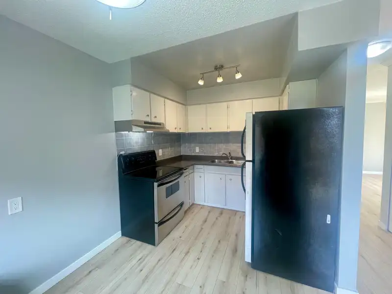 4 306 HIGHLAND WAY - photo 3 of 23
