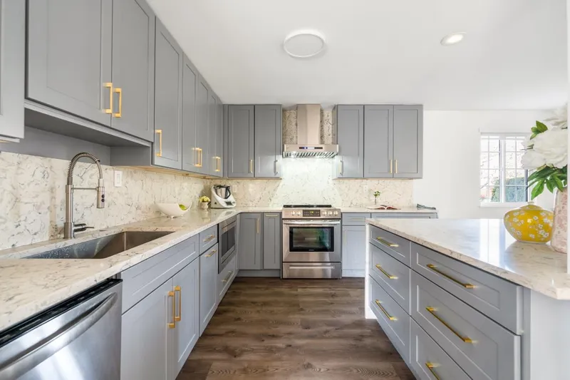 10080 ROSEDENE CRESCENT - photo 1 of 23