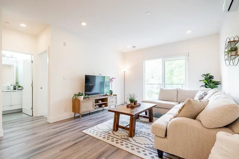 B311 8447 202 STREET - photo 4 of 25